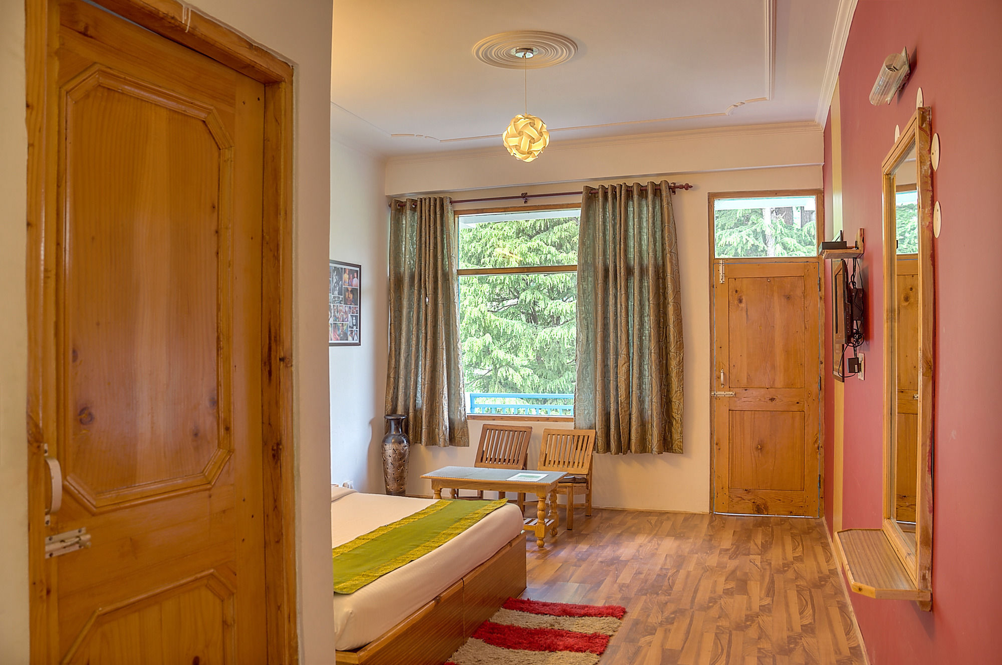 Treebo Trend Celebriti Manali Hotel Vashist Exterior photo