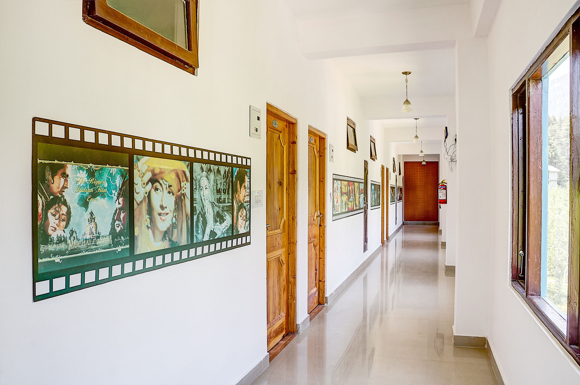 Treebo Trend Celebriti Manali Hotel Vashist Exterior photo
